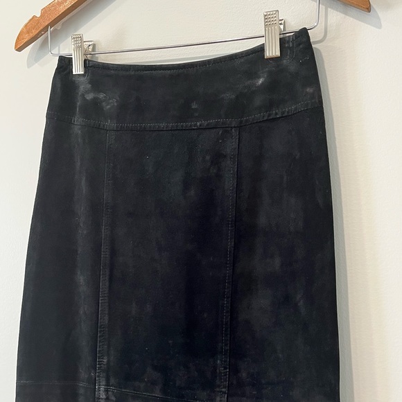 Vintage Black Suede Full Length Skirt by Danier, size 4 - Picture 2 of 10
